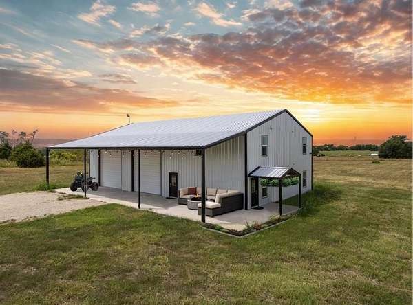 11 Acres of Recreational Land with Home for Sale in Blue Ridge, Texas