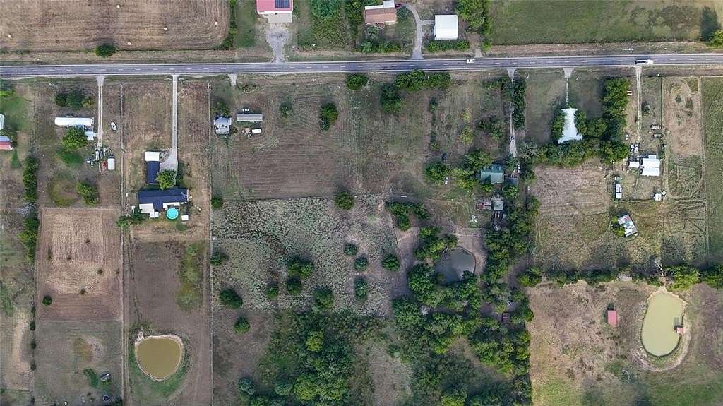 9 Acres of Residential Land for Sale in Cumby, Texas