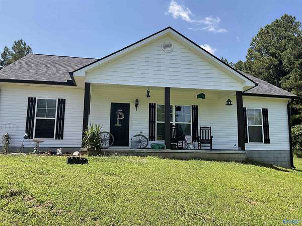 7 Acres of Residential Land with Home for Sale in Somerville, Alabama