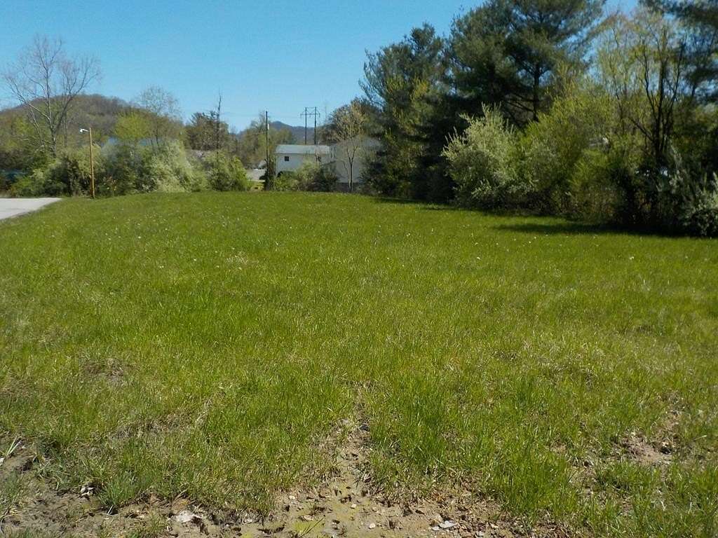 1 Acre of Residential Land for Sale in Pikeville, Kentucky