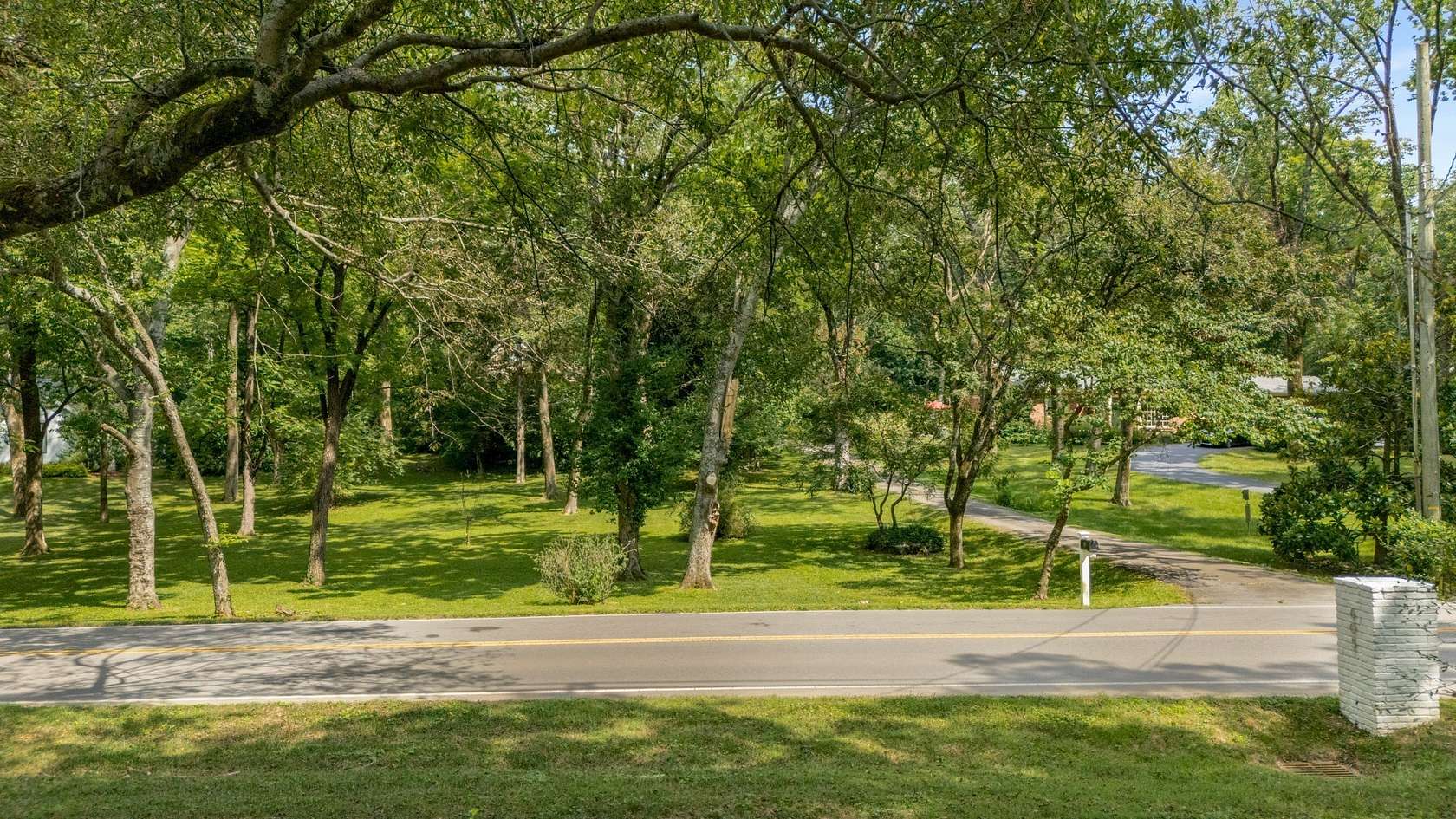 1 Acre of Residential Land for Sale in Nashville, Tennessee