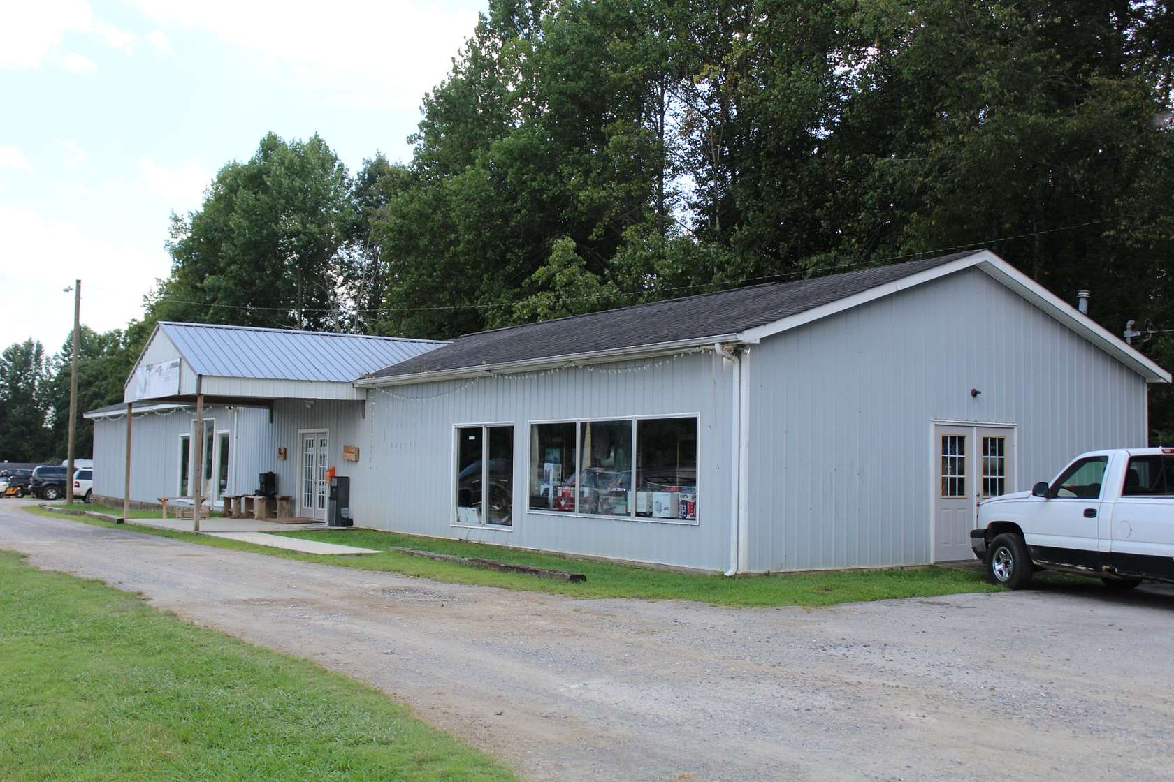 2 Acres of Improved Commercial Land for Sale in Gainesboro, Tennessee