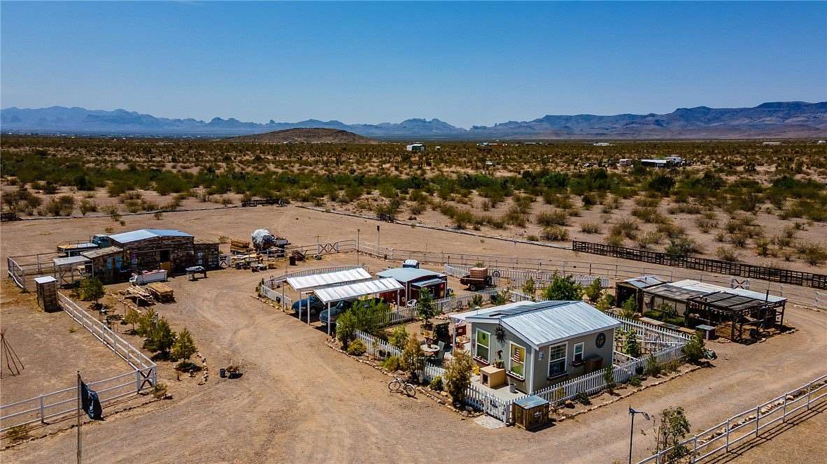 2.2 Acres of Land for Sale in Golden Valley, Arizona