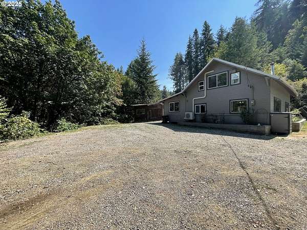 1.64 Acres of Residential Land with Home for Sale in Myrtle Point, Oregon