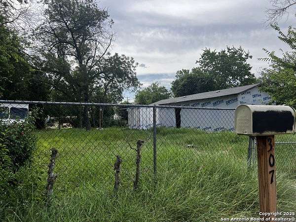 0.21 Acres of Improved Residential Land for Sale in San Antonio, Texas