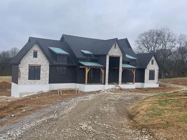 9 Acres of Residential Land with Home for Sale in Columbia, Tennessee