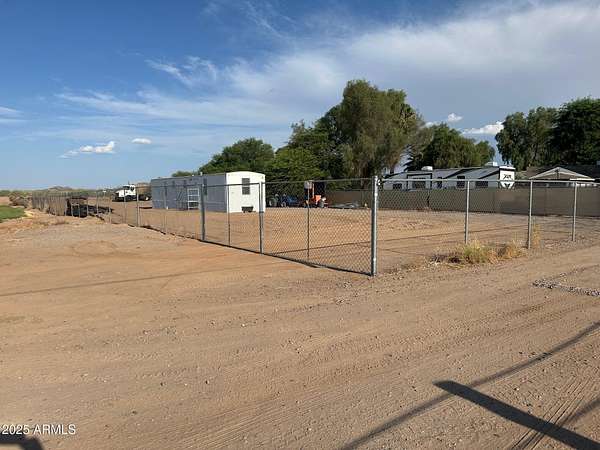 1.55 Acres of Residential Land with Home for Sale in Goodyear, Arizona