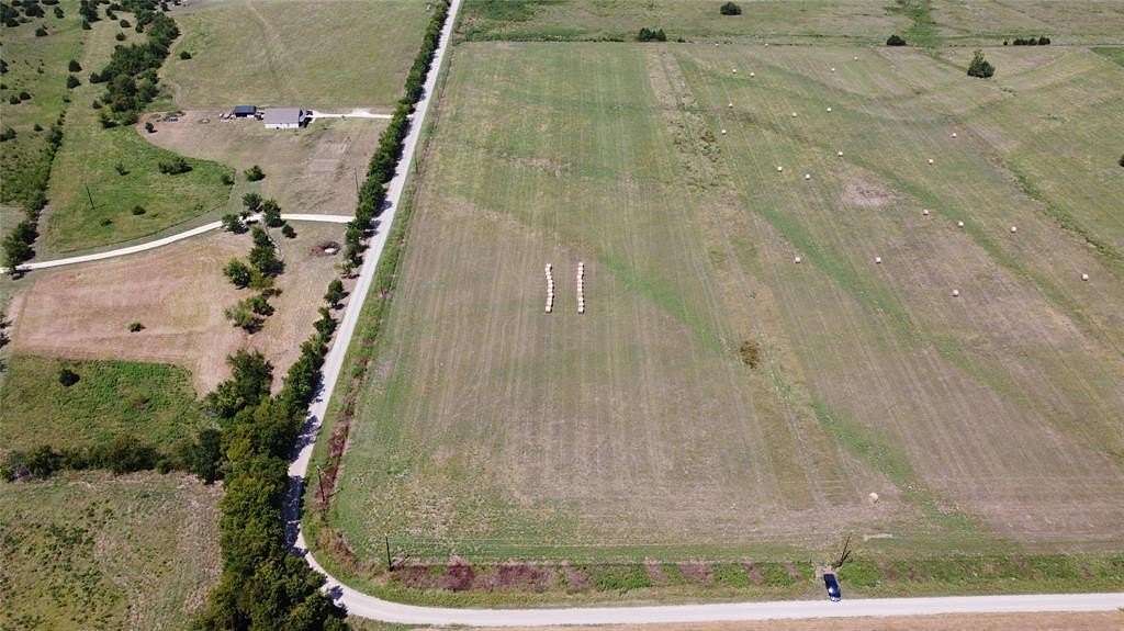 5 Acres of Land for Sale in Cooper, Texas