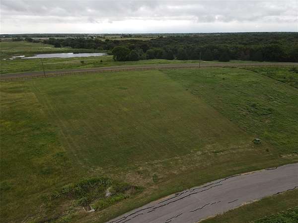 1.47 Acres of Residential Land for Sale in Corsicana, Texas