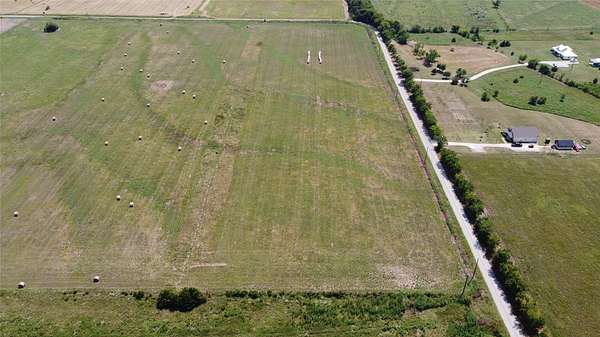 5 Acres of Land for Sale in Cooper, Texas