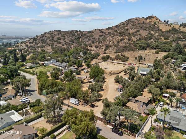 4.3 Acres of Residential Land for Sale in Sun Valley, California