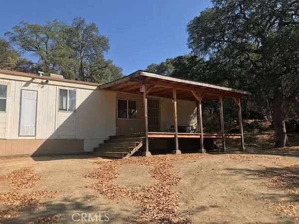 5.56 Acres of Residential Land with Home for Sale in Mariposa, California