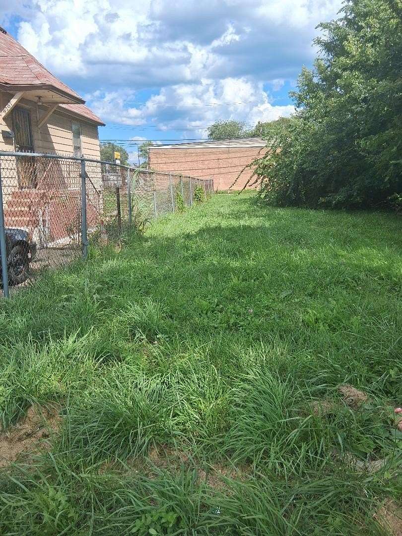 0.1 Acres of Land for Sale in Chicago, Illinois