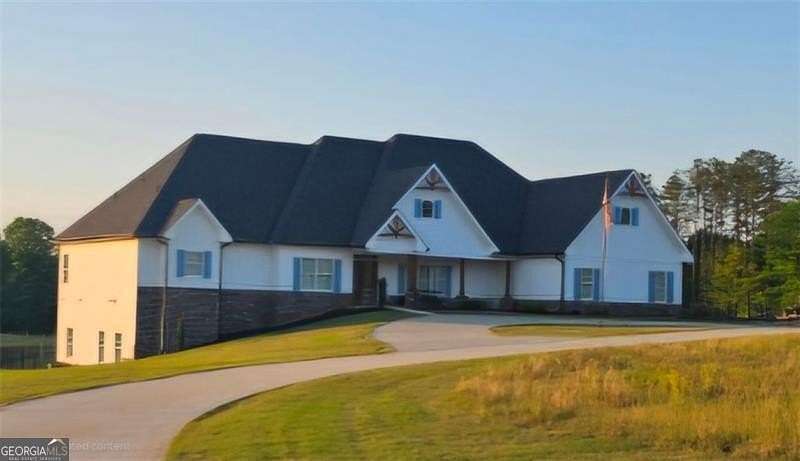 16 Acres of Land with Home for Sale in Social Circle, Georgia