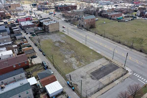0.82 Acres of Commercial Land for Lease in Chicago, Illinois