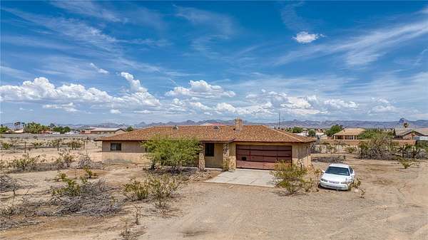 2 Acres of Residential Land with Home for Sale in Fort Mohave, Arizona
