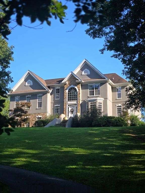 11 Acres of Land with Home for Sale in Calhoun, Georgia