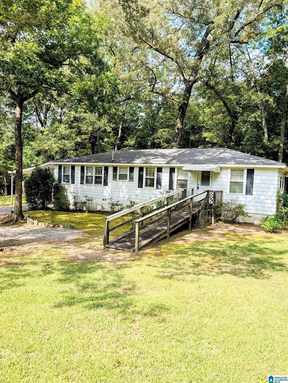 4 Acres of Residential Land with Home for Sale in Gardendale, Alabama