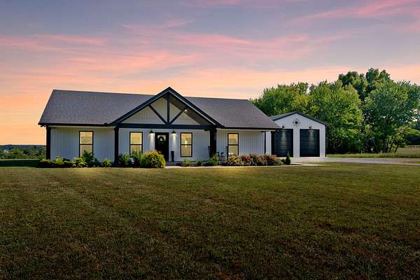 5.25 Acres of Residential Land with Home for Sale in Westmoreland, Tennessee