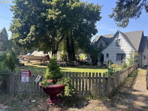 2.58 Acres of Residential Land with Home for Sale in Springfield, Oregon