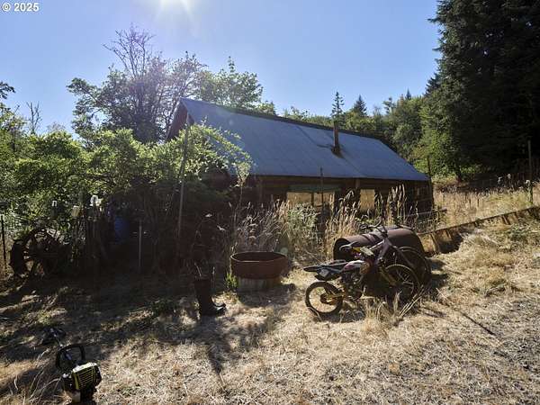 17.8 Acres of Land with Home for Sale in Kalama, Washington