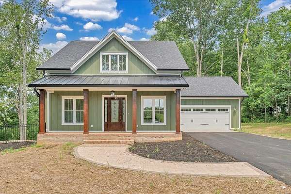 1.53 Acres of Residential Land with Home for Sale in Bedford, Virginia