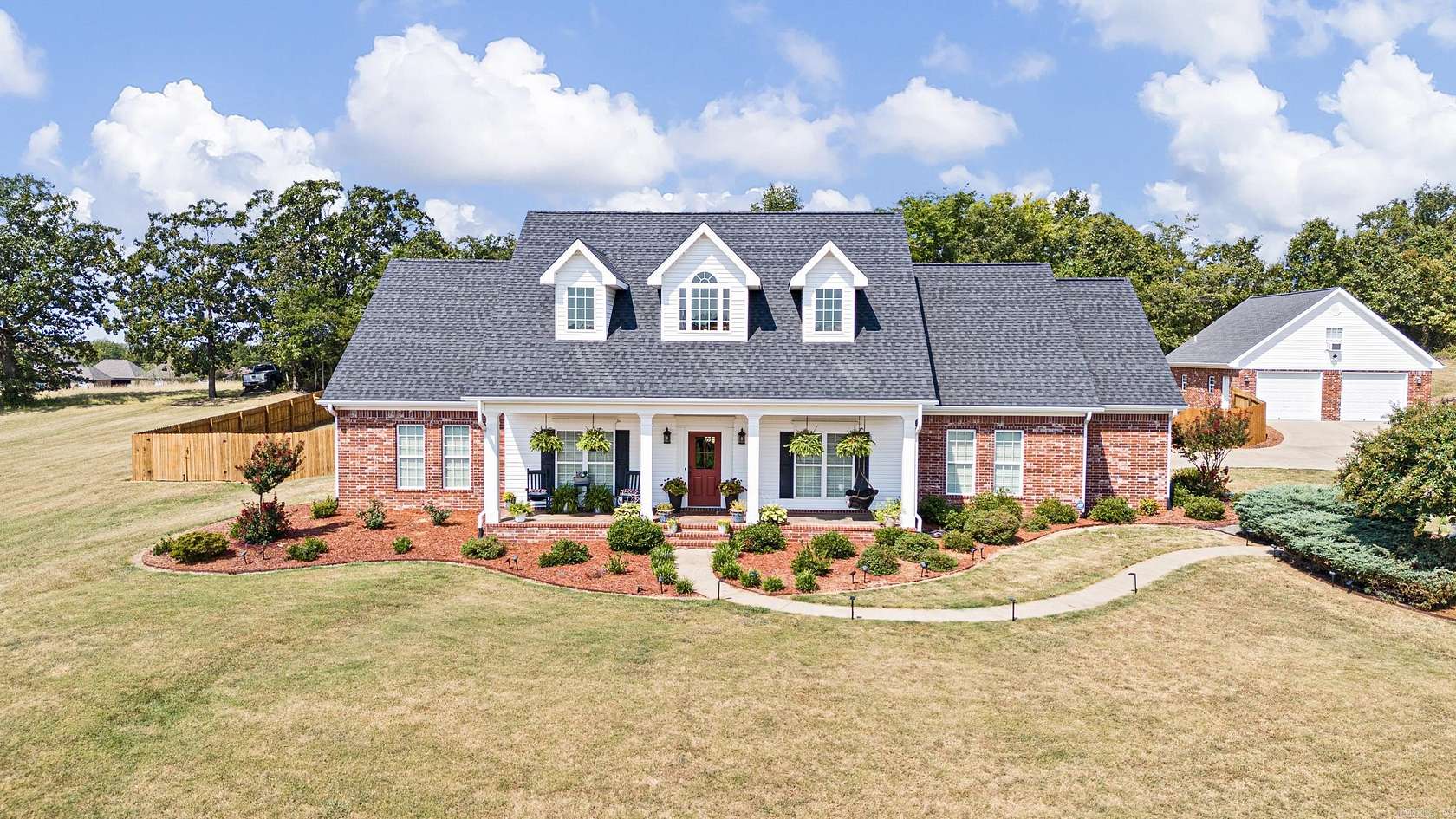 4.38 Acres of Residential Land with Home for Sale in Greenbrier, Arkansas