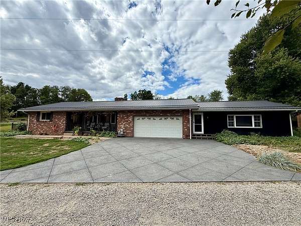 25 Acres of Land with Home for Sale in Mechanicstown, Ohio