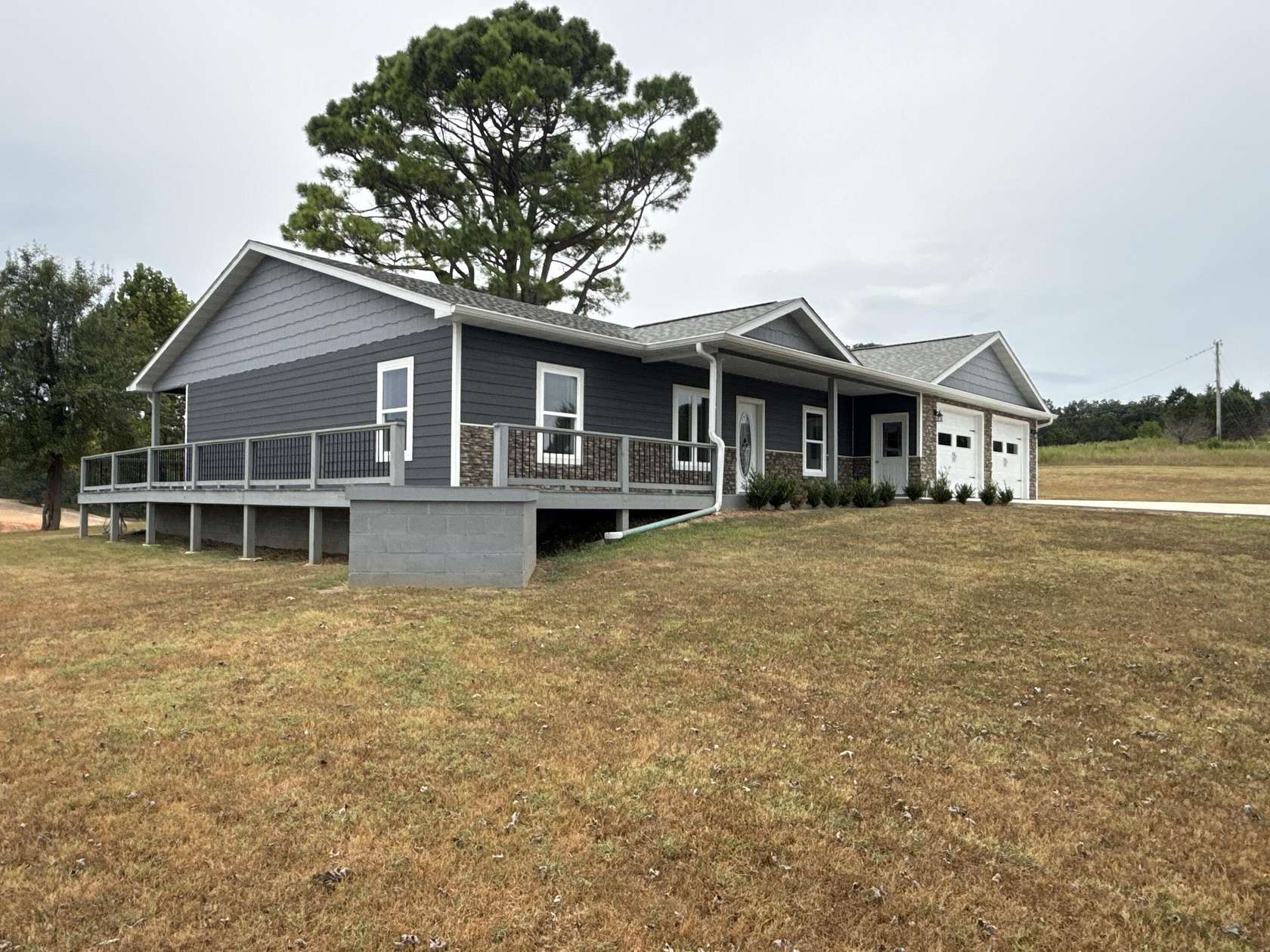 1.67 Acres of Residential Land with Home for Sale in Mammoth Spring, Arkansas