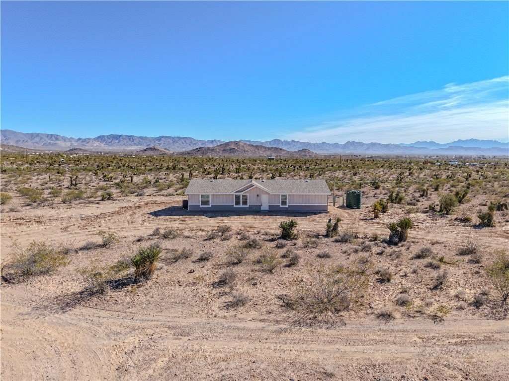 2.35 Acres of Residential Land with Home for Sale in Golden Valley, Arizona