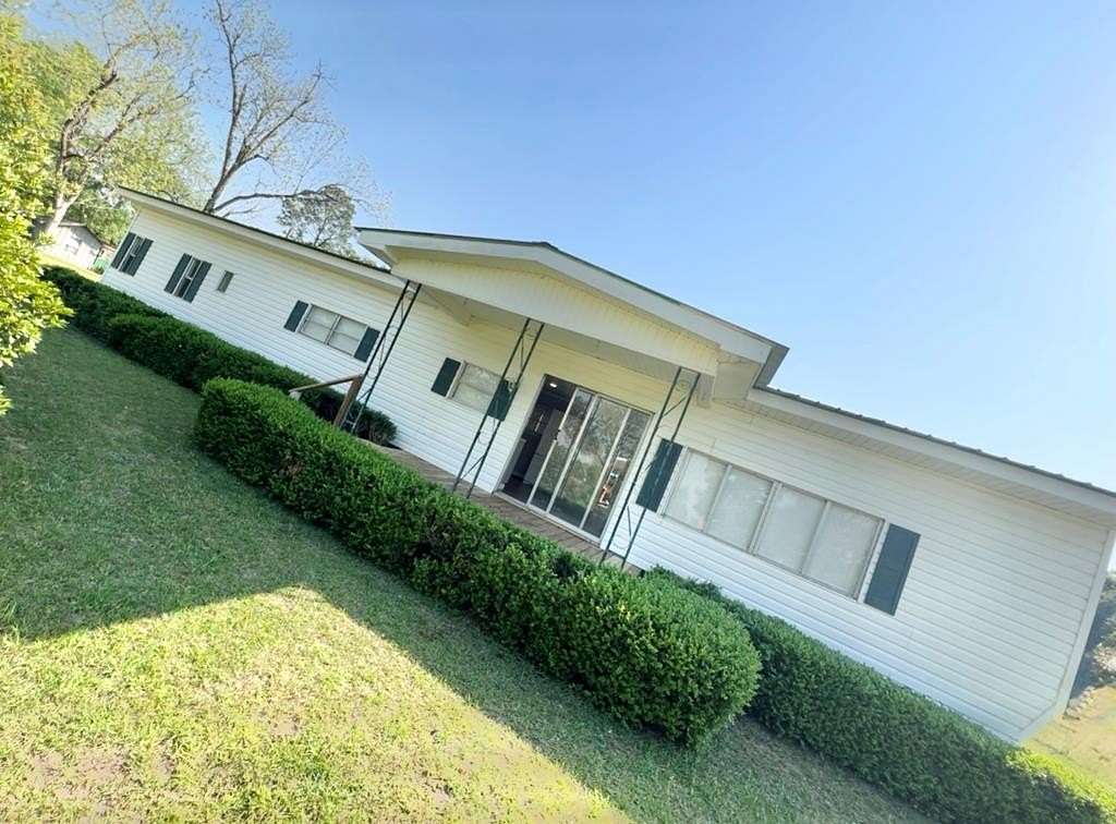 2 Acres of Residential Land with Home for Sale in Brinson, Georgia