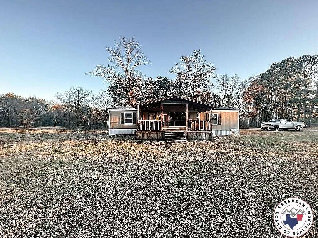 3 Acres of Residential Land with Home for Sale in Texarkana, Texas