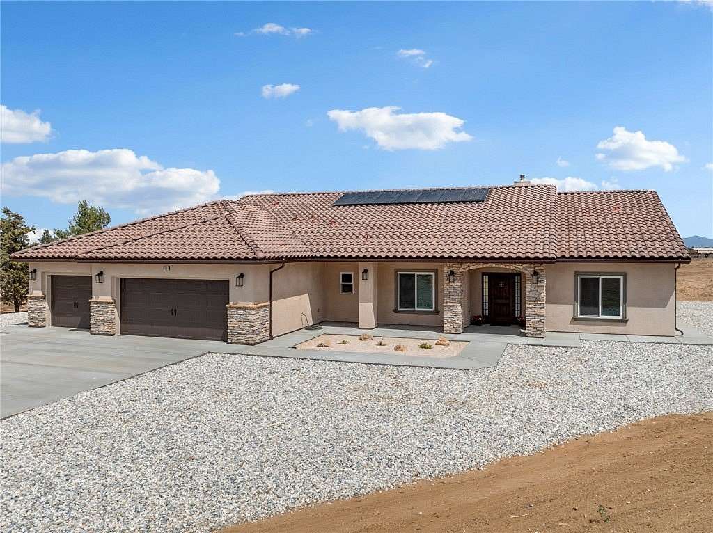 2.39 Acres of Residential Land with Home for Sale in Phelan, California