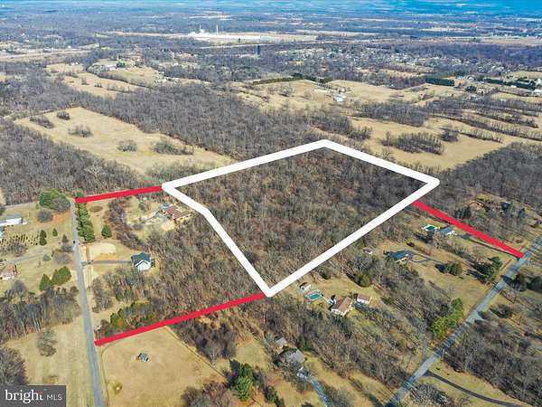 15.4 Acres of Land for Sale in Kearneysville, West Virginia