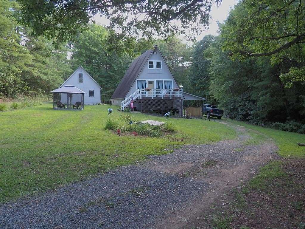 5.39 Acres of Residential Land with Home for Sale in Hillsville, Virginia