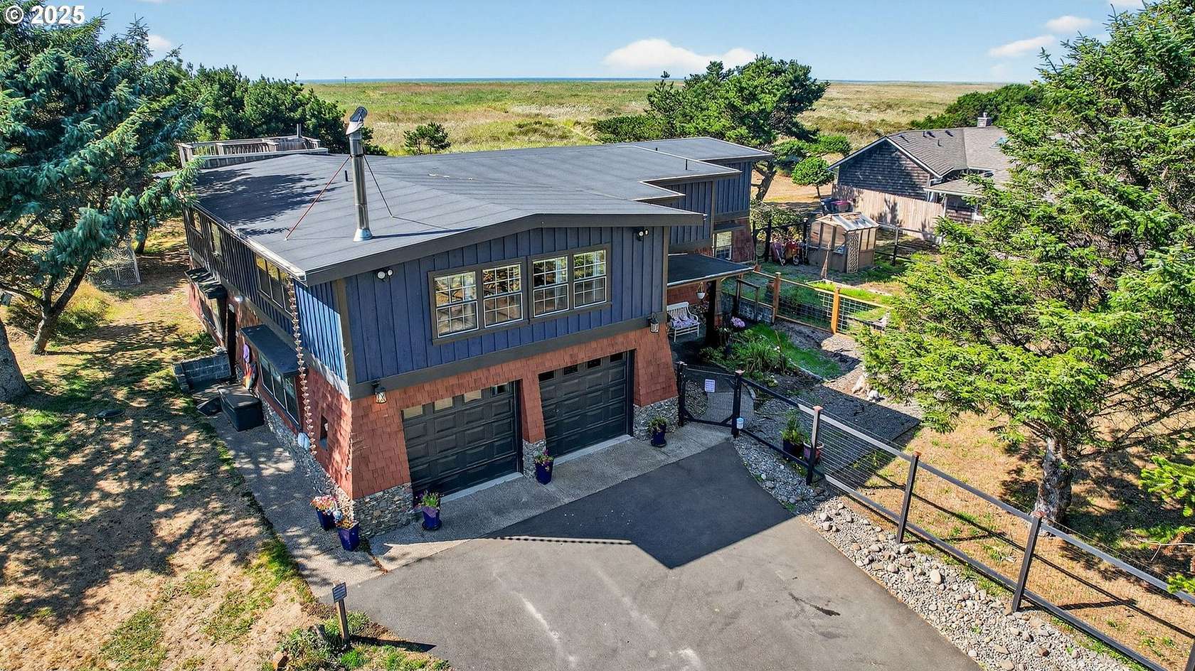 3.67 Acres of Land with Home for Sale in Warrenton, Oregon