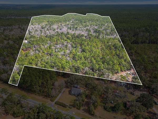 20 Acres of Land with Home for Sale in Tallahassee, Florida