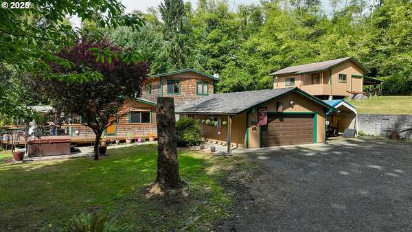 5.52 Acres of Residential Land with Home for Sale in Astoria, Oregon