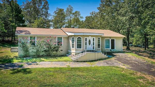 2 Acres of Residential Land with Home for Sale in Pearcy, Arkansas