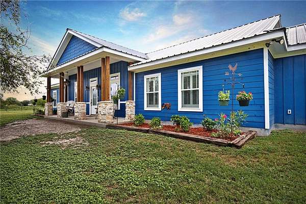 4.58 Acres of Residential Land with Home for Sale in Sinton, Texas