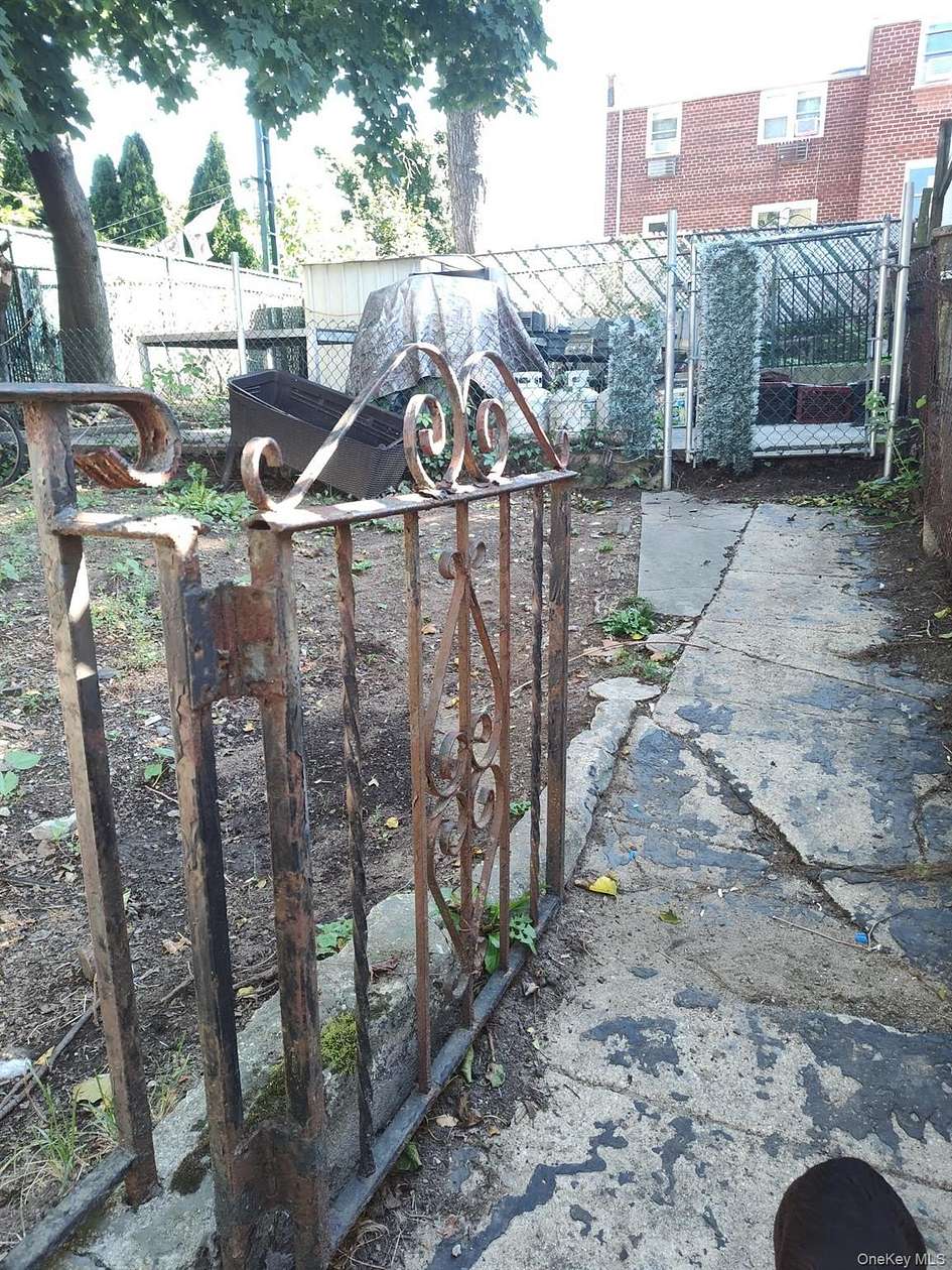 0.06 Acres of Residential Land for Sale in Maspeth, New York