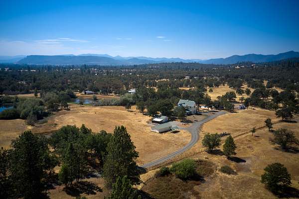 9.15 Acres of Residential Land with Home for Sale in White City, Oregon