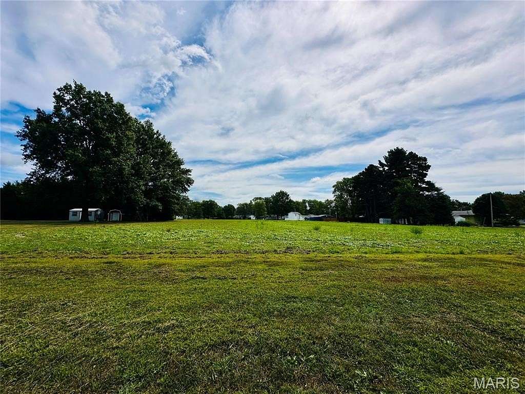 2 Acres of Residential Land for Sale in Wellsville, Missouri