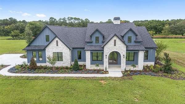 12.7 Acres of Land with Home for Sale in Ocala, Florida