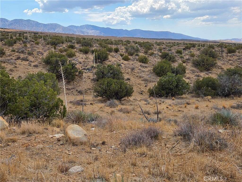 5 Acres of Residential Land for Sale in Llano, California