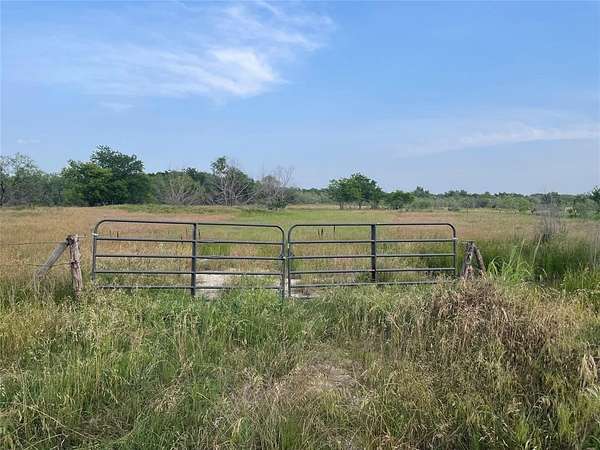 5 Acres of Land for Sale in Mexia, Texas
