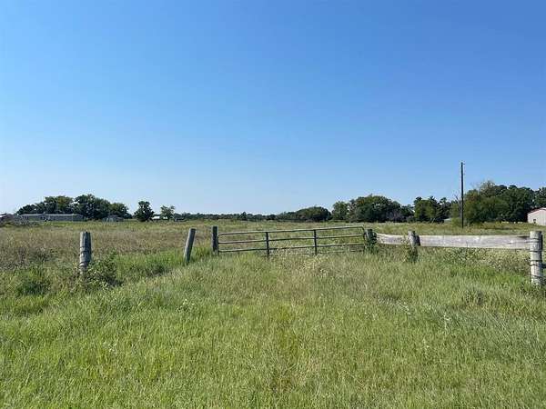 4.46 Acres of Residential Land for Sale in Corsicana, Texas