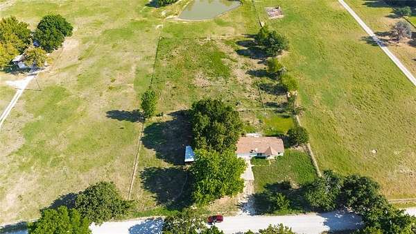 1 Acre of Land for Sale in Gainesville, Texas