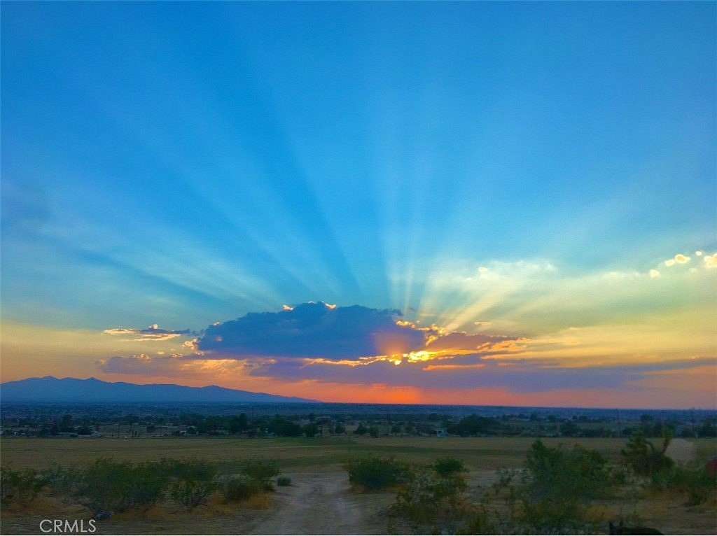 2.5 Acres of Residential Land with Home for Sale in Apple Valley, California