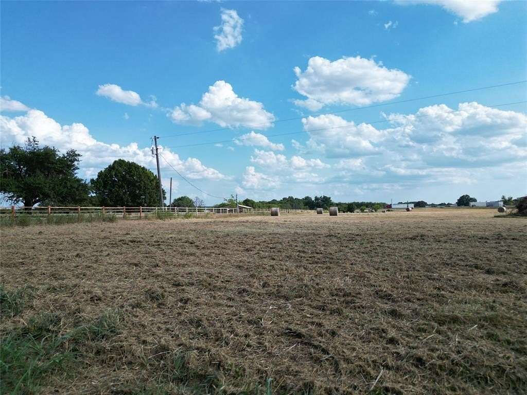 1.5 Acres of Residential Land for Sale in Campbell, Texas